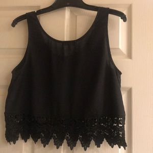 Monteau- Crop black tank